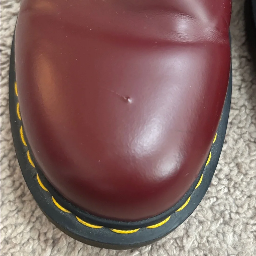 Dr Martens Cherry boot - Picture 3 of 5